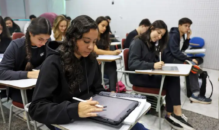 Prazo para pedir isenção da taxa de inscrição do Enem termina às 23h59